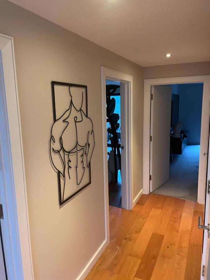 Cosy Bedroom In Luxury Apartment Лондон Екстер'єр фото